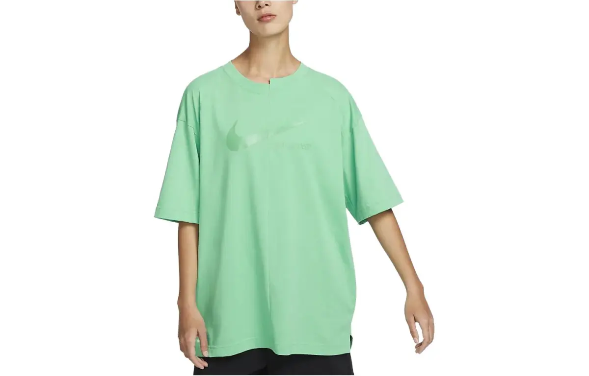 Nike T-Shirts Women's Green Crew Neck Moderate Straight Fit