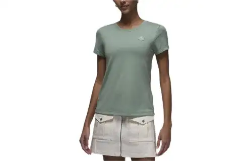 JORDAN Essentials Women's Slim Short-Sleeve T-Shirt