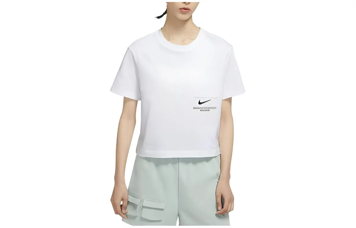 Nike T-Shirts Women's White Crew Neck Moderate Straight Fit