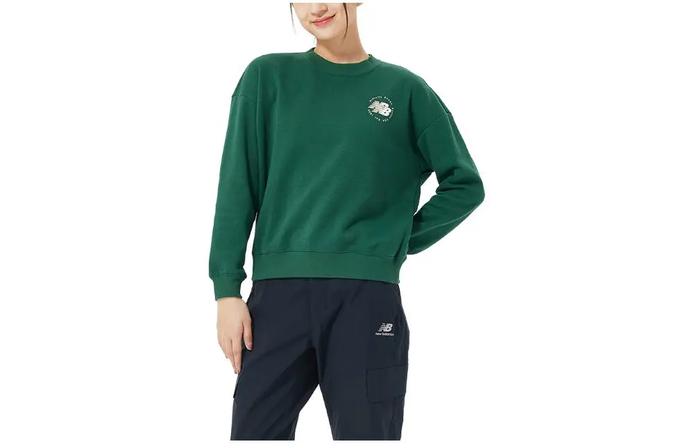 New Balance Sweatshirts Women's Green Crew Neck Moderate Straight Fit