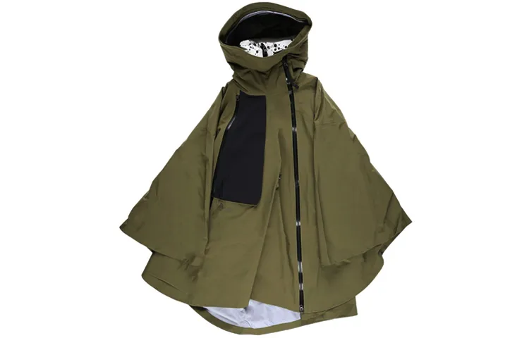 Nike ACG Jackets Women's Olive Green Hooded Moderate Other