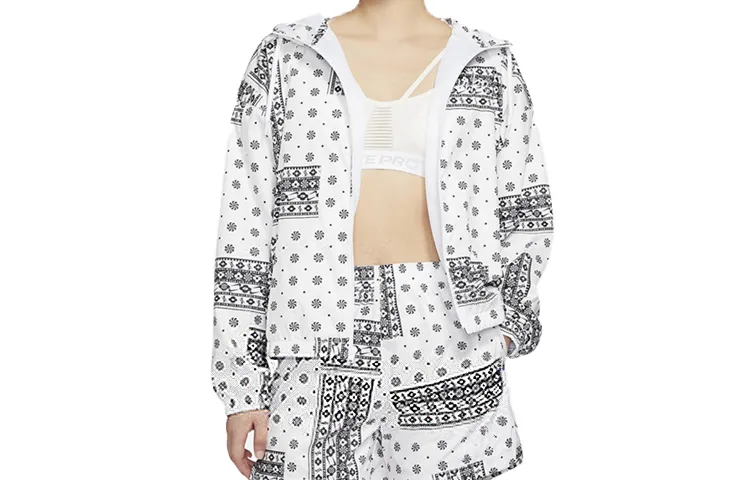 Nike Jackets Women's White Hooded (Non-detachable) Moderate Straight Fit