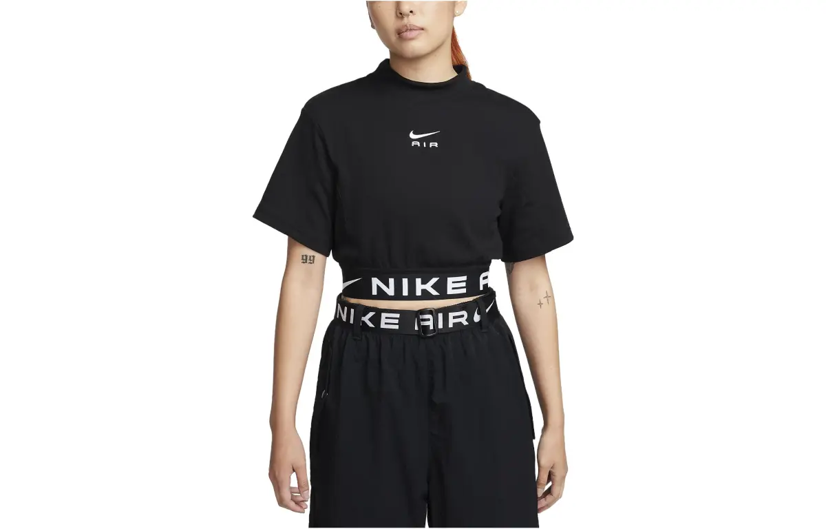 Nike T-Shirts Women's Black Crew Neck Moderate Straight Fit