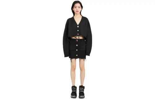 Vetements Knitwear Women's Black V Neck Moderate Cardigan