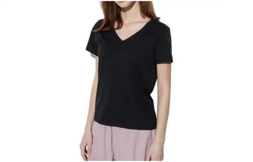 UNIQLO T Shirts Women's Black V Neck Moderate Straight Fit