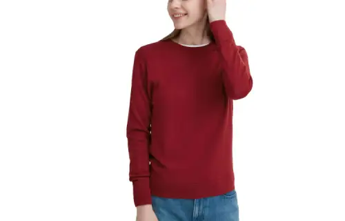UNIQLO Knitwear Women's Red Crew Neck Moderate Base Layer