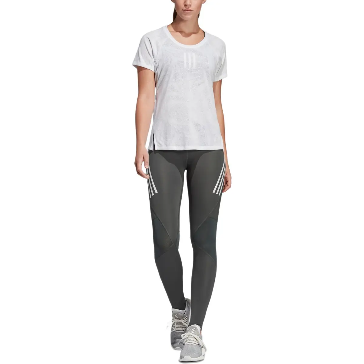 Adidas T-Shirts Women's White Crew Neck Moderate