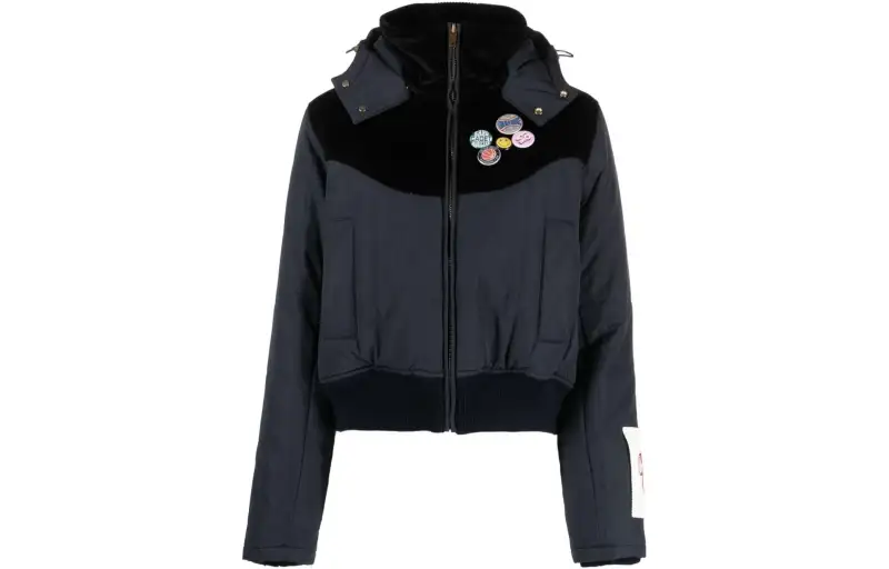 【Zoomed Imagery】pin-embellished hooded jacket