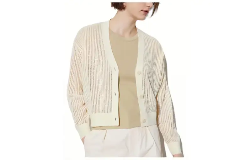 UNIQLO Knitwear Women's Ivory V Neck Moderate