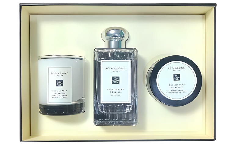 Set, gift box, eau de cologne, perfume, body cream, candle, Great Britain, 100 ml, 50 ml, 60g