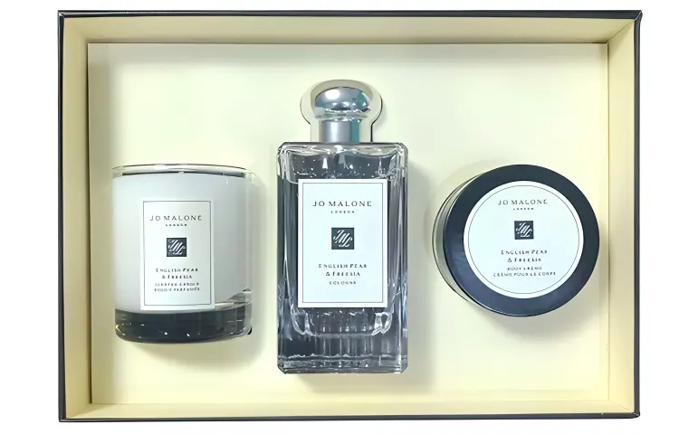 Set, gift box, eau de cologne, perfume, body cream, candle, Great Britain, 100 ml, 50 ml, 60g
