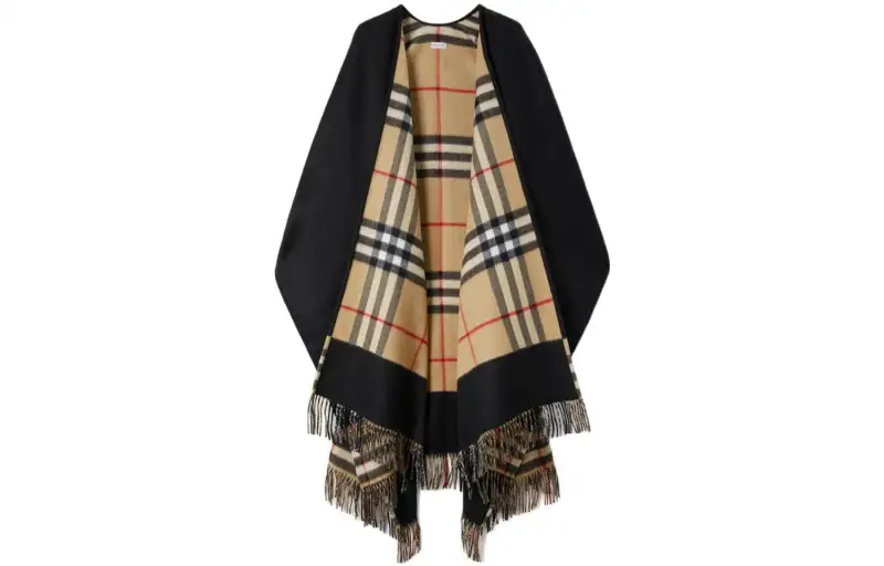 Burberry Check Patterned Fringed Cape