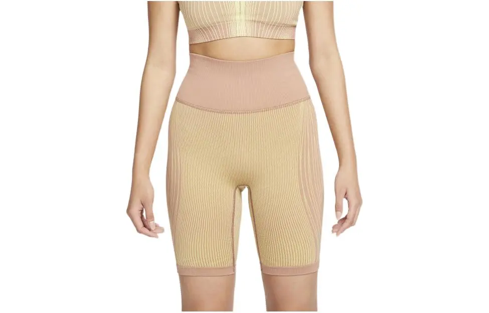 Nike Sports Shorts Women's Light Dynamic Yellow Moderate