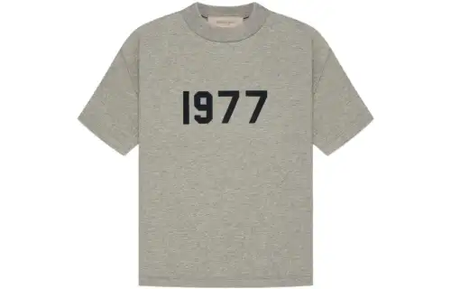 Fear of God Essentials 1977 Series T-shirt Children's Clothing Kids Essentials Tee Dark Oatmeal Letter Print Round Neck Short Sleeve Dark Oatmeal Children's Style