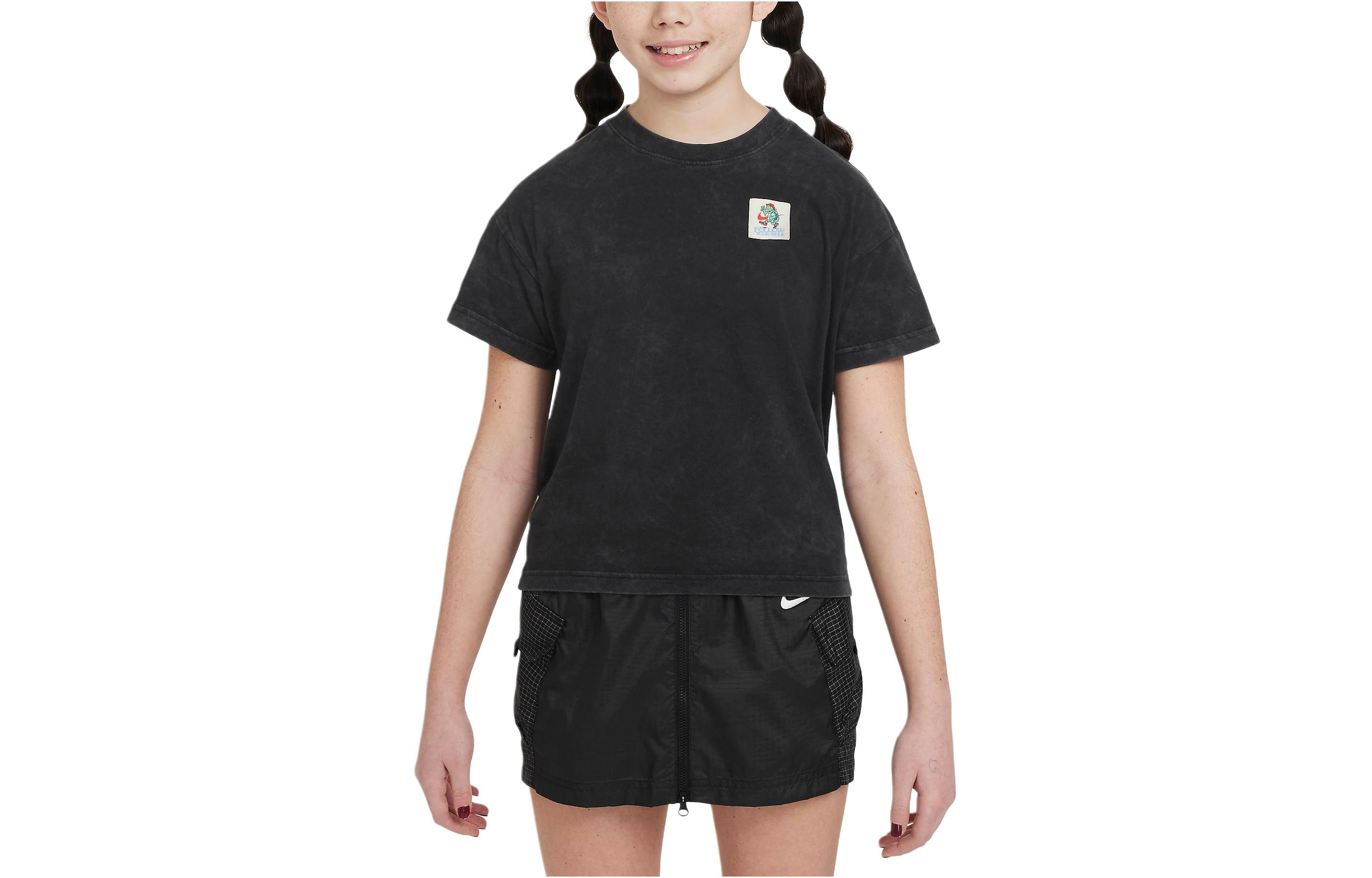 Футболка Nike Sportswear Аниме (черная)