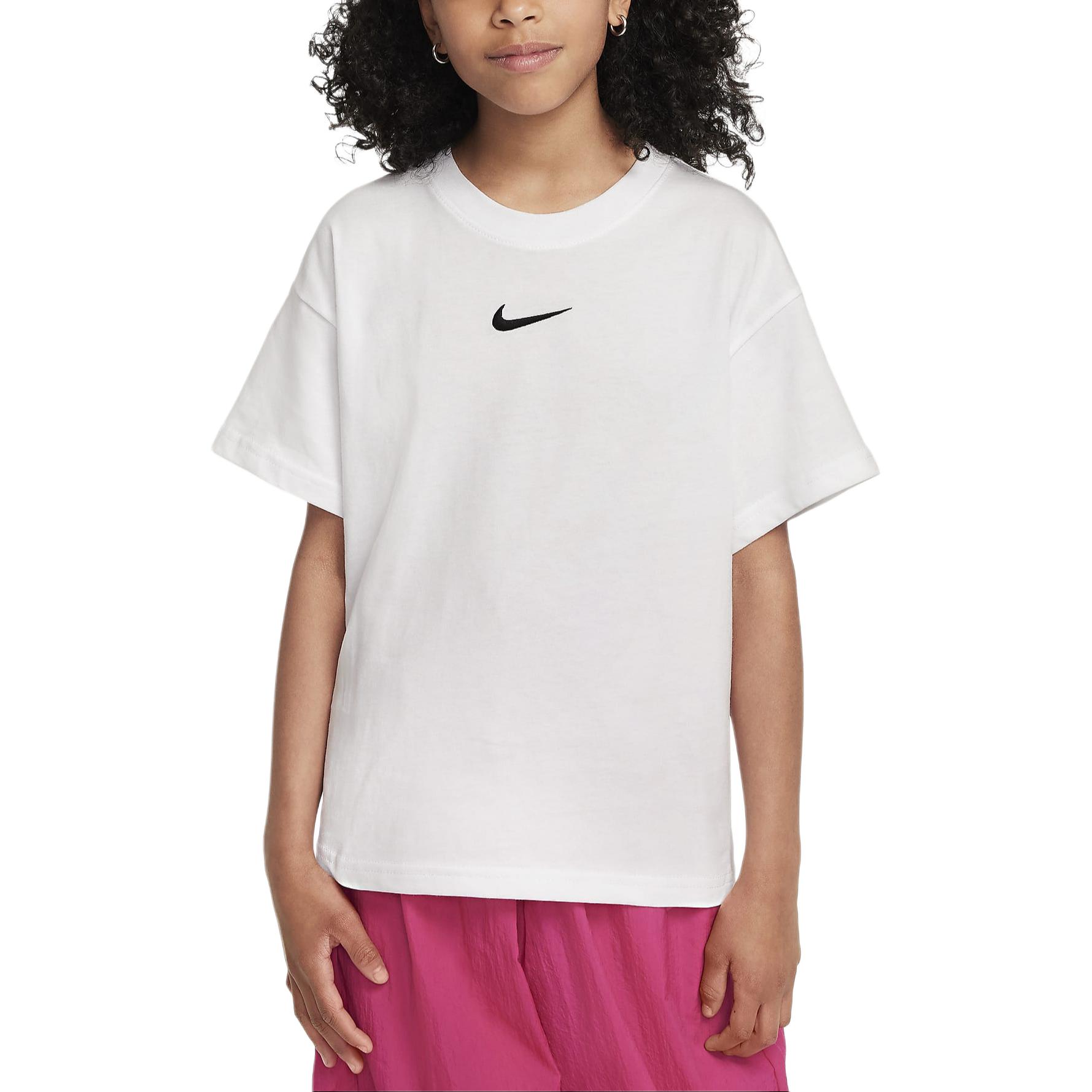 Женская футболка Nike Sportswear Essentials (белая)