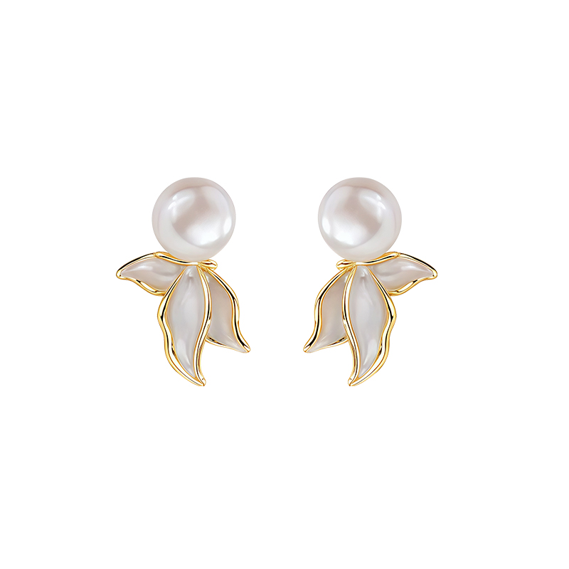 Cute sophisticated small design gift box with tassels, earrings pearl, french style, "fish tail" cut, simple and elegant design