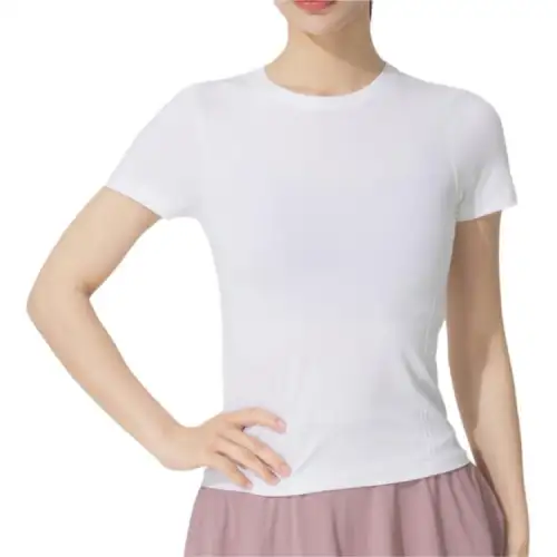 Under Armour T Shirts Women's White Crew Neck Moderate