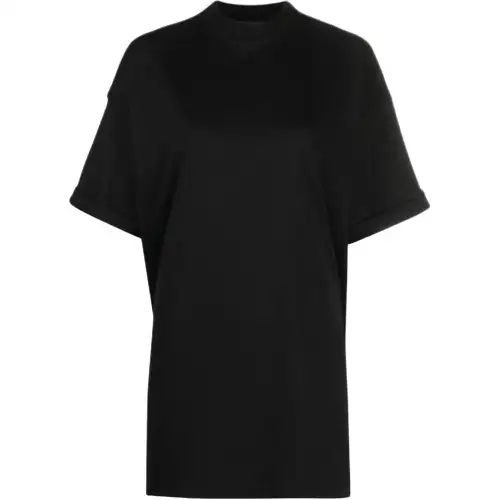 round-neck oversized T-shirt
