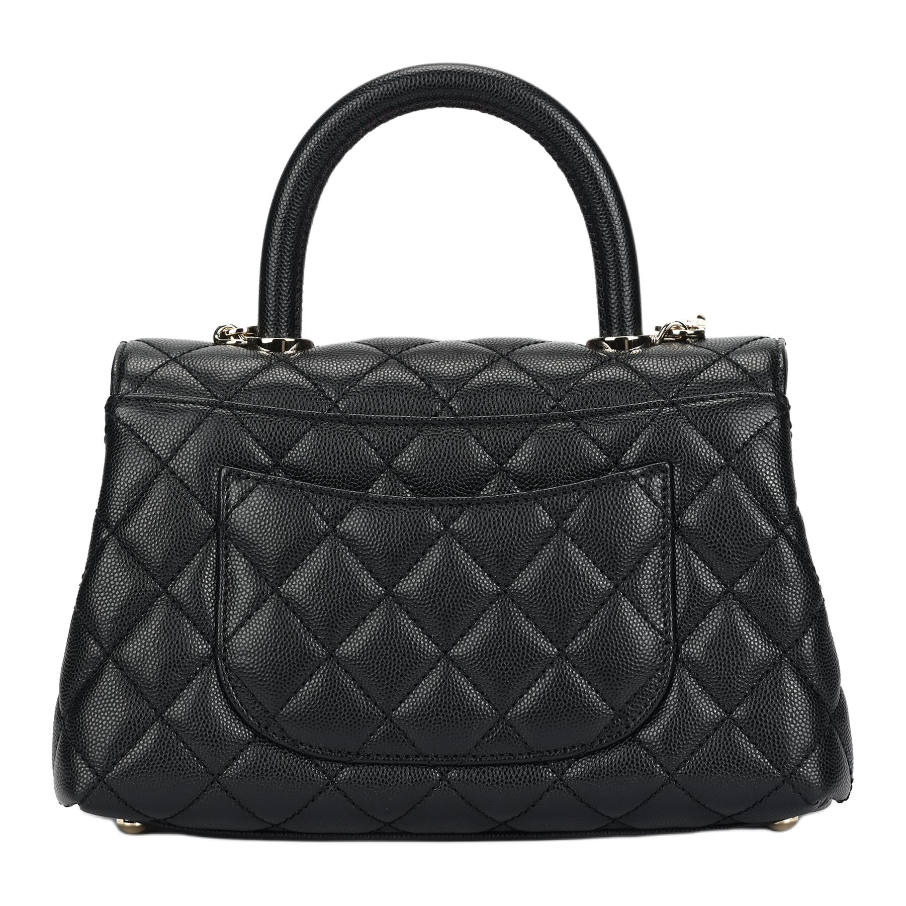 Женская сумка Chanel Coco Handle 22P (черная) — фото 3