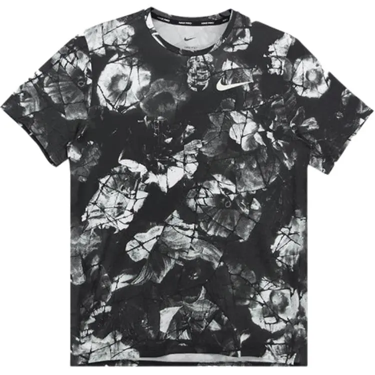 Nike T-Shirts Men's Black Crew Neck Moderate Straight Fit