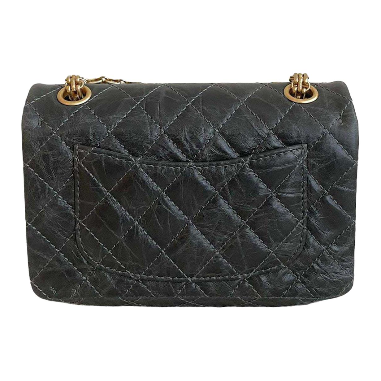 Женская сумка Chanel 2.55 25C (черная с золотом) — фото 3
