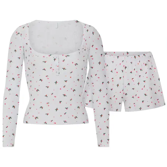 Skims FW24 WAFFLE LONG SLEEVE HENLEY And SHORT SET Pajama Set Women's CLOUD HOLLY PRINT/Cloud Holly Print