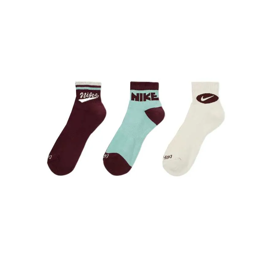 Nike Everyday Plus Ankle Socks (3 Pairs)