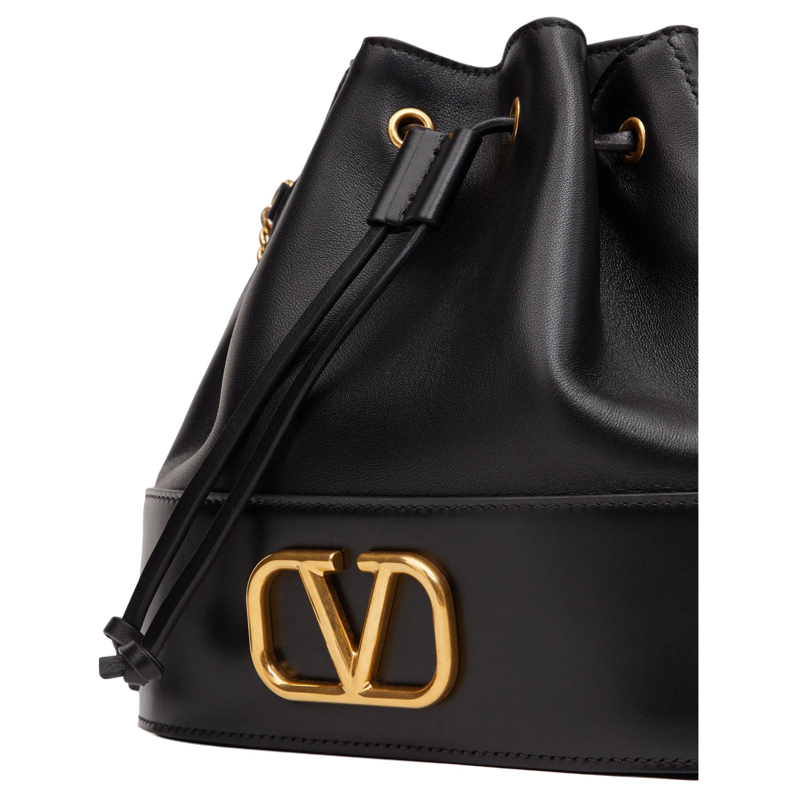 Женская сумка-ведро Valentino Vlogo Signature (черная) — фото 6