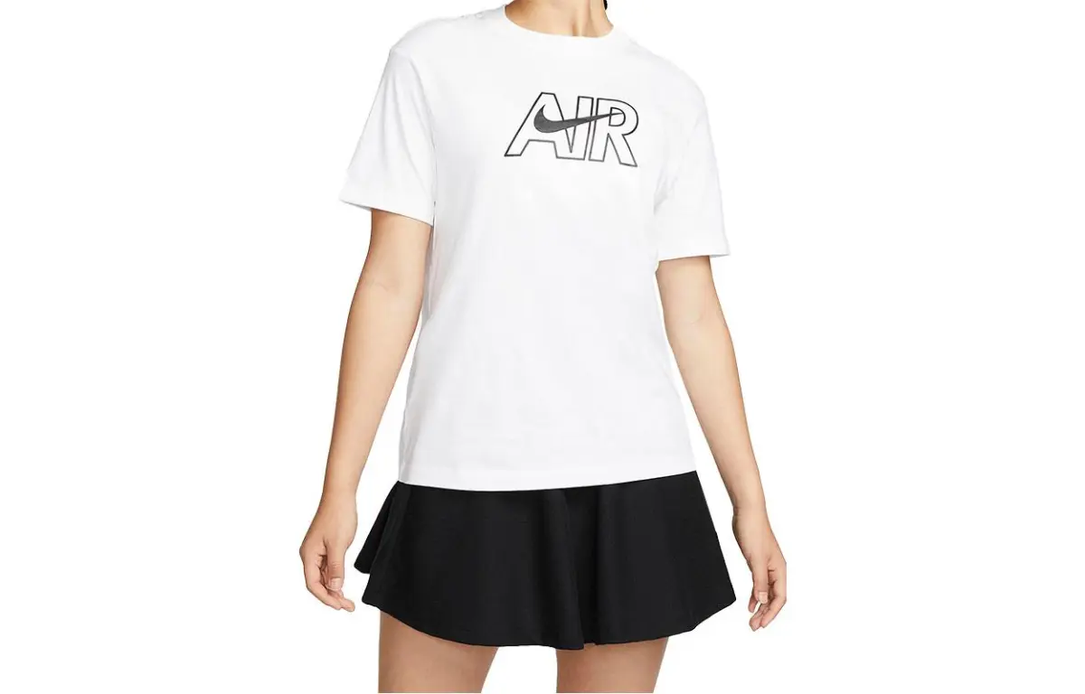 Nike T-Shirts Women's White Crew Neck Moderate Straight Fit