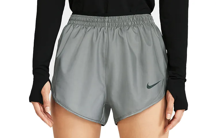 Nike Casual Shorts Women's Silver Moderate