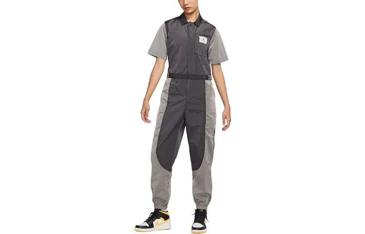 Jordan ESSENTIALS Cargo Pants Women's Lightning Gray Moderate Straight Fit Pants