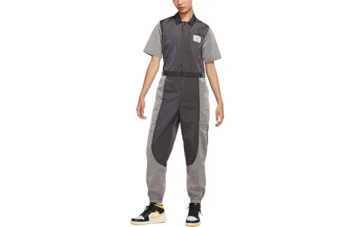 Jordan ESSENTIALS Cargo Pants Women's Lightning Gray Moderate Straight Fit Pants