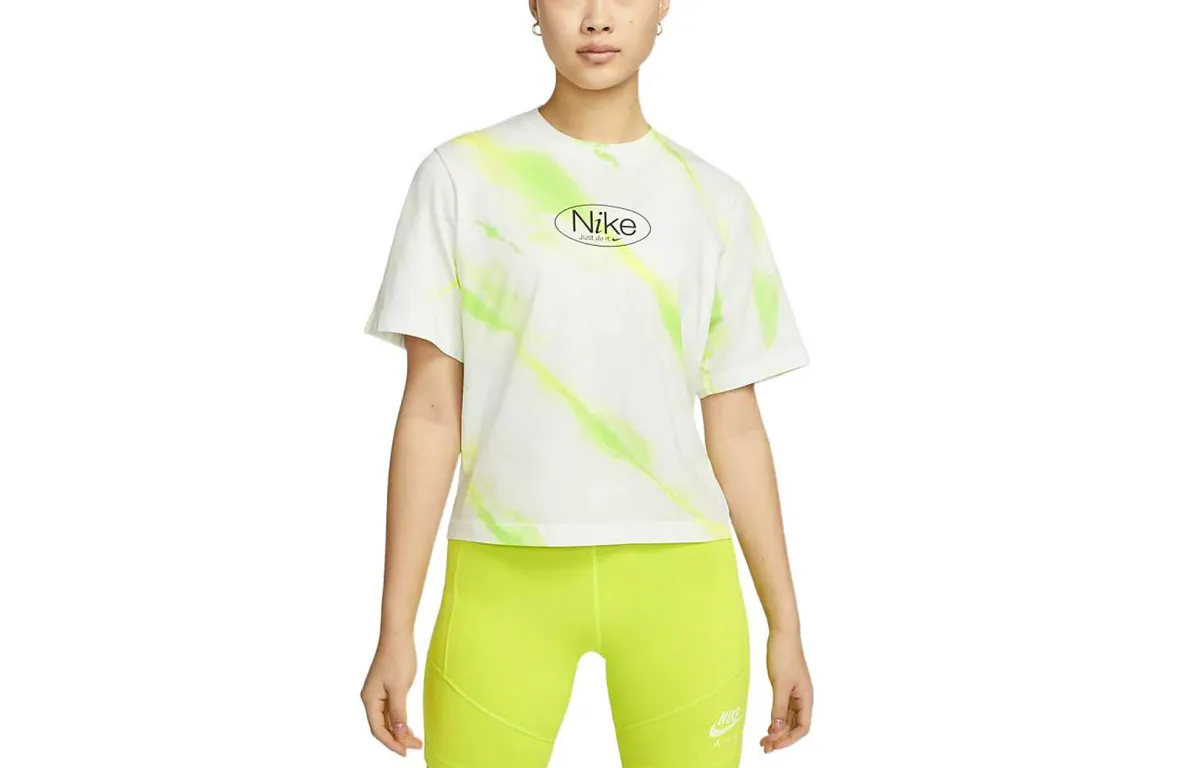 Nike T-Shirts Women's White Crew Neck Moderate Straight Fit