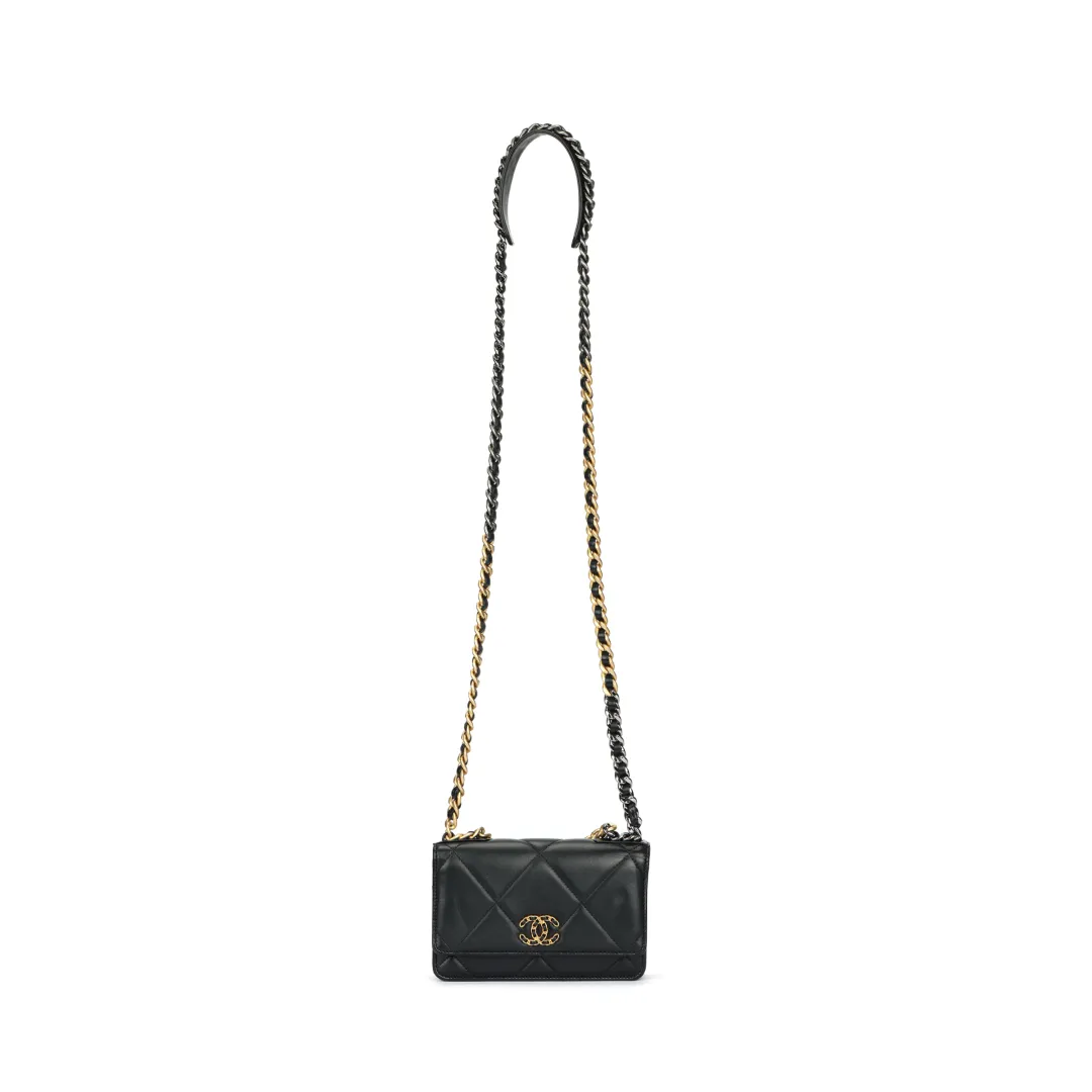 CHANEL 19 Wallet On Chain Black