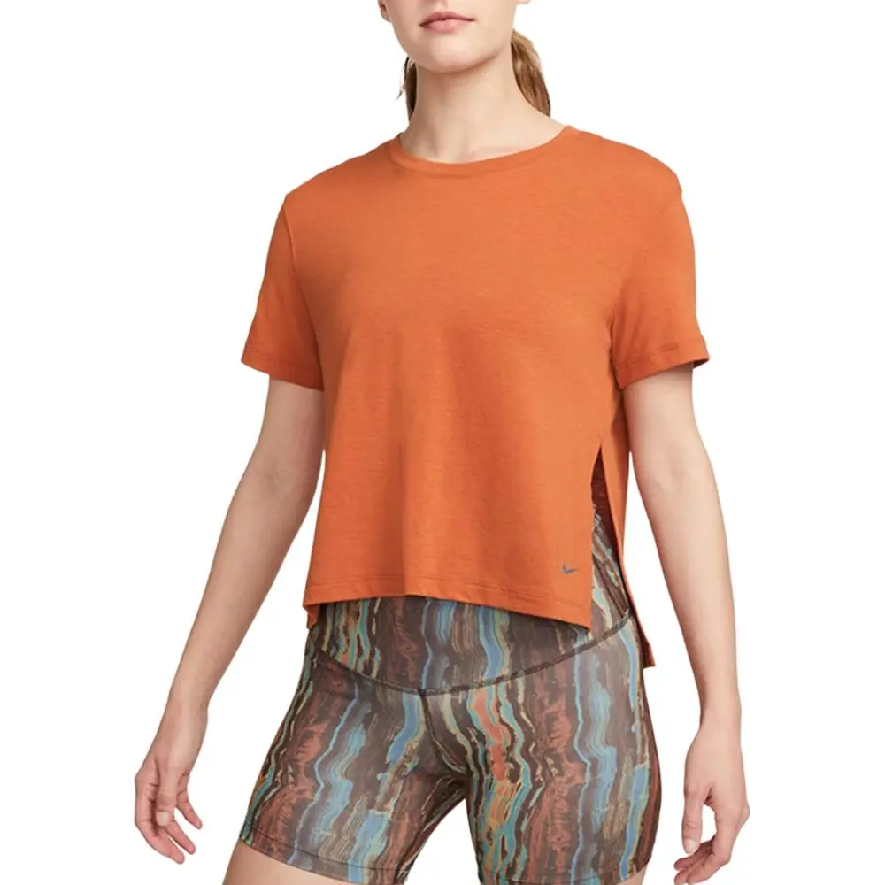 Nike T-Shirts Women's Orange Crew Neck Moderate Straight Fit