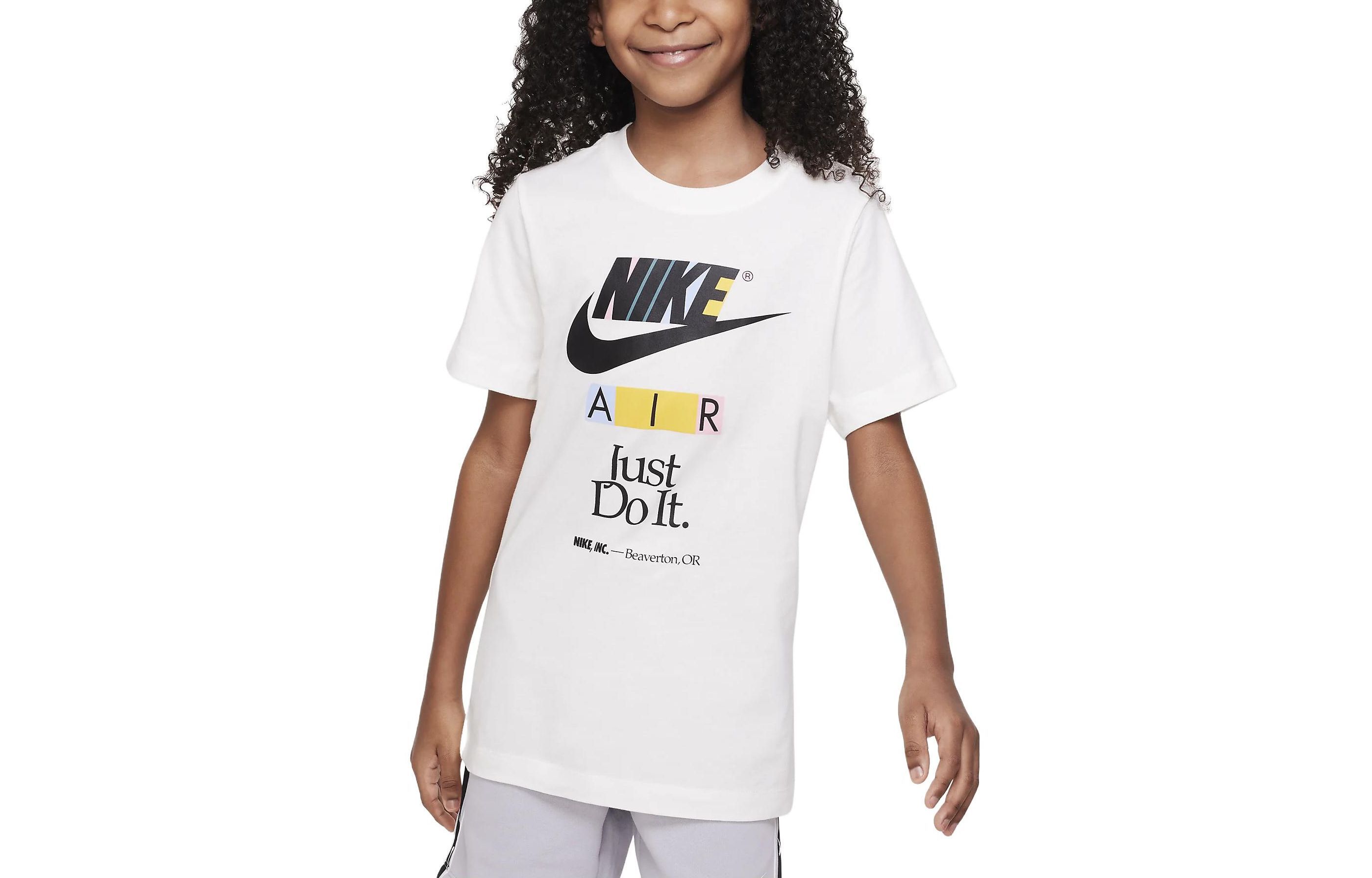 Детская футболка Nike Sportswear (белая)