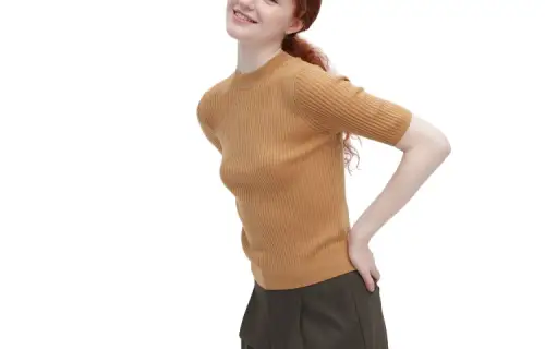 UNIQLO Knitwear Women's Dark Beige Crew Neck Moderate Base Layer