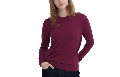 UNIQLO Knitwear Women's Burgundy Crew Neck Moderate Base Layer