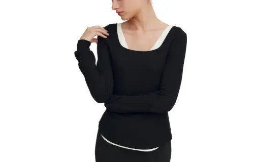 UNIQLO T Shirts Women's Black Square Collar Moderate Straight Fit