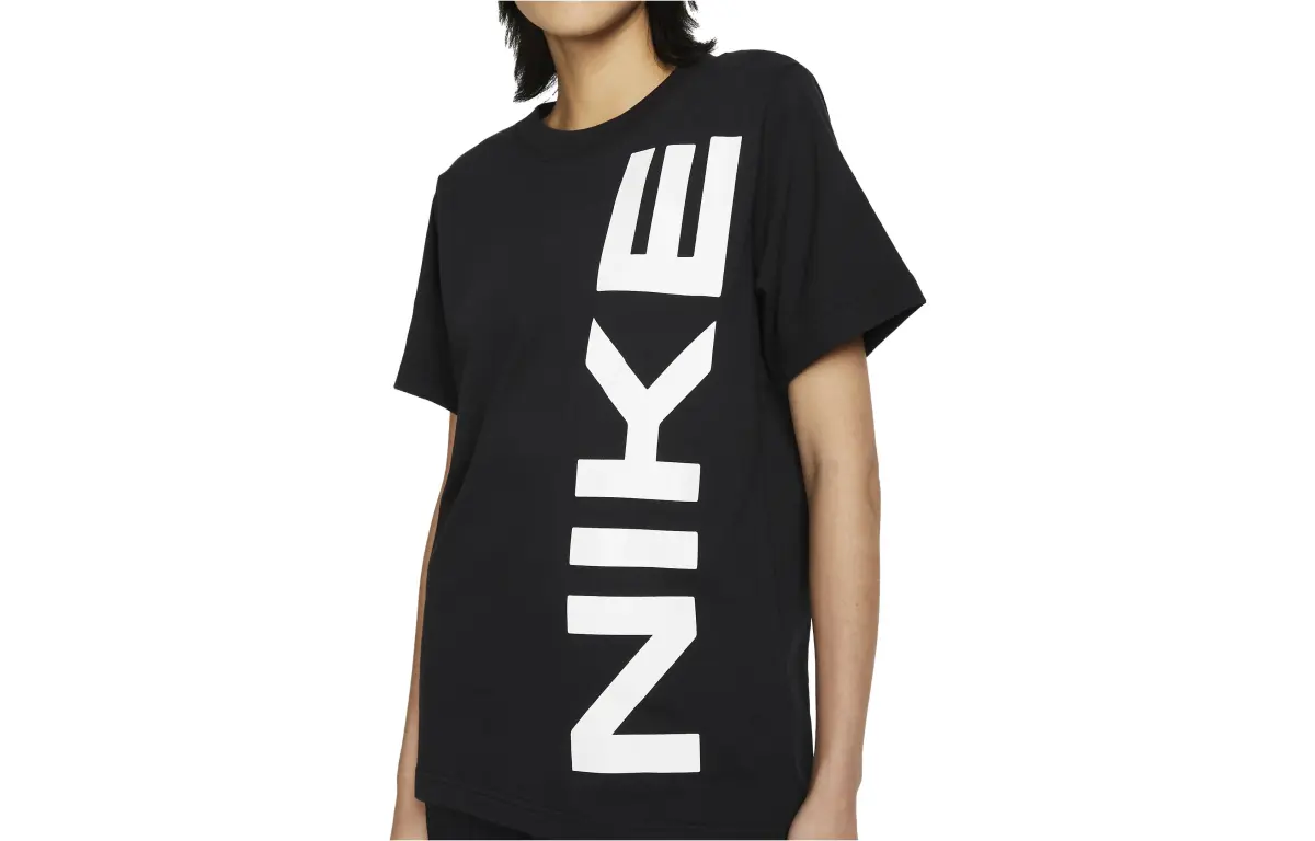 Nike T-Shirts Women's Black Crew Neck Moderate Straight Fit