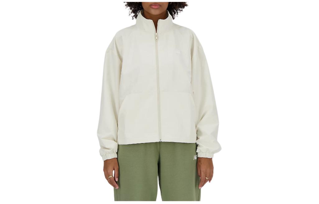 Женская куртка New Balance Sport Essentials Oversized Jacket (белая)
