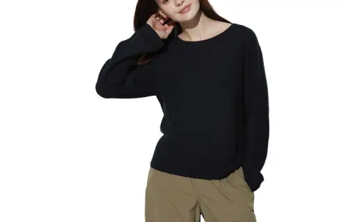 UNIQLO Knitwear Women's Black Crew Neck Moderate Other