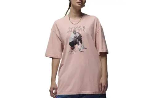 JORDAN Women's Oversized Graphic T-Shirt