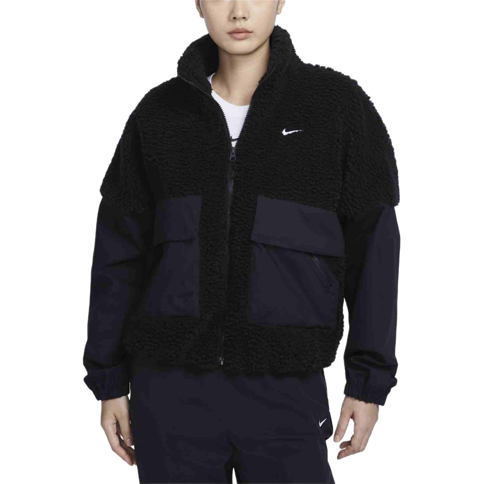 Женская куртка Nike Sportswear (черно-белая)