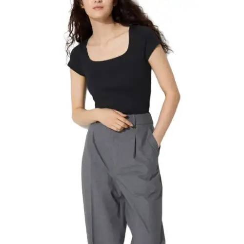 UNIQLO T Shirts Women's Black Square Collar Moderate