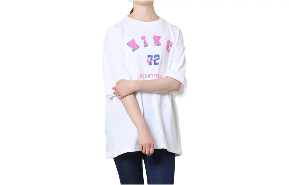 Nike Women'ss Letter Print Fitted Crewneck T-Shirt White