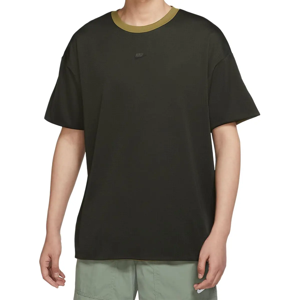 Nike ESSENTIALS T-Shirts Men's Black Crew Neck Moderate Straight Fit