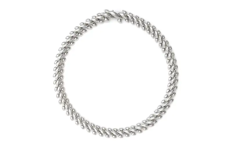 Burberry Spear chain necklace