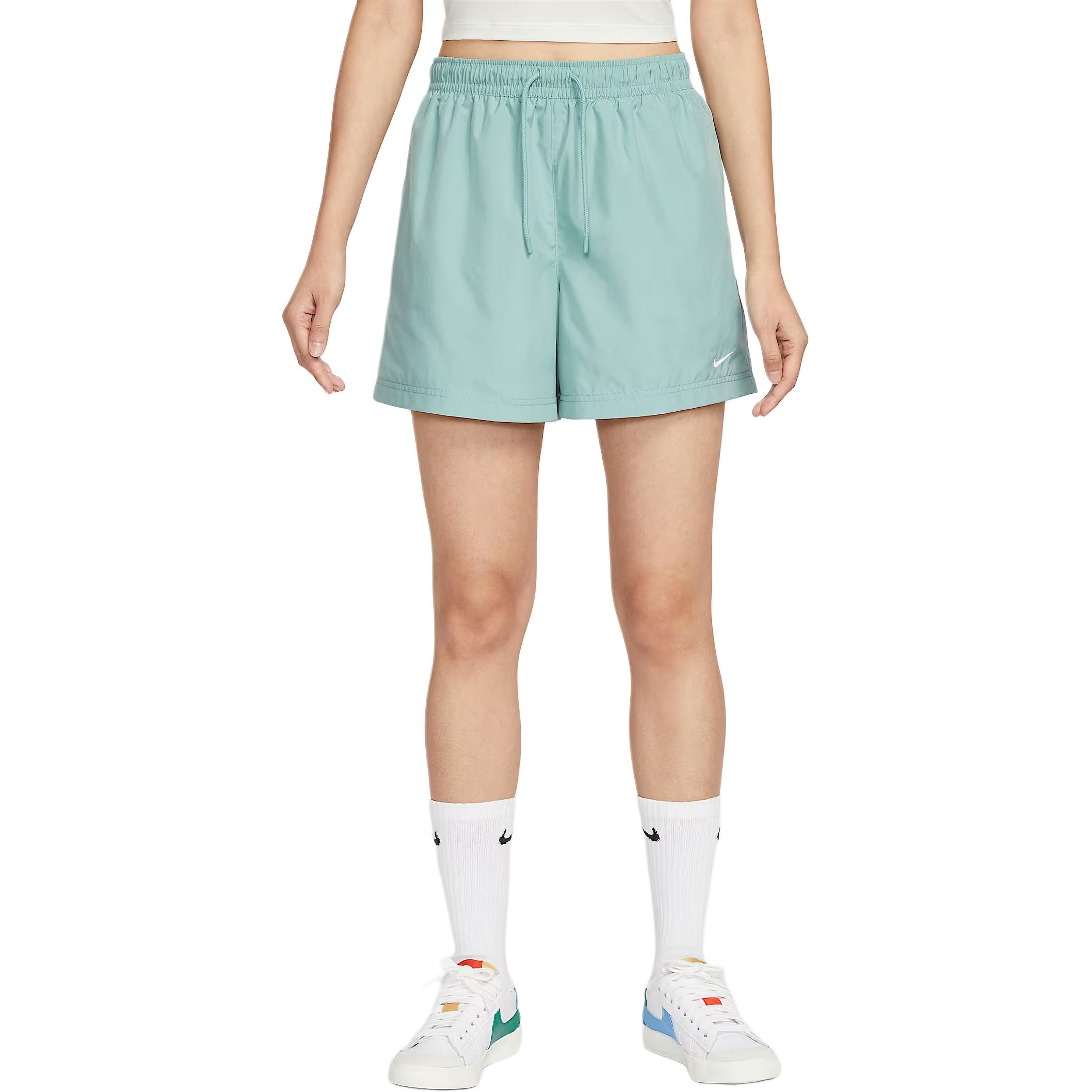 Женские шорты Nike Sportswear Classic Wovens (черные)